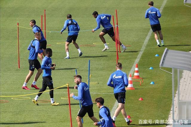 以赛促产：北京半马推动人形机器人产业“加速跑”